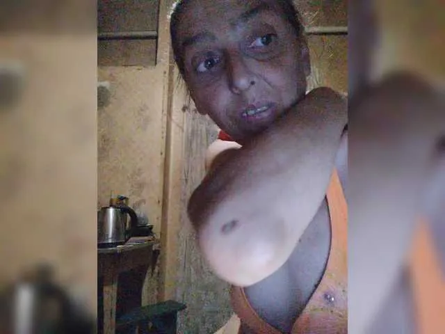 Live sex webcam photo for Queen321a #285288821