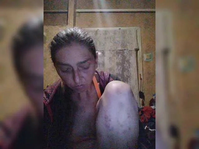 Live sex webcam photo for Queen321a #288119127