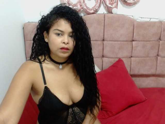 Live sex webcam photo for QueenDiana89 #272910108