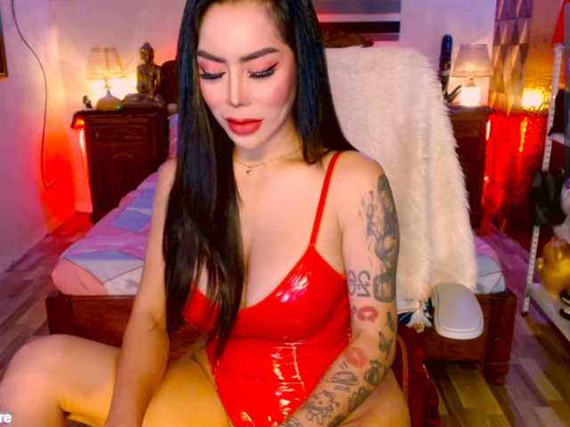 Live sex webcam photo for QueenGoddess #294332556