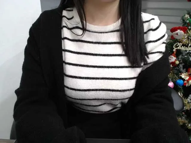 Live sex webcam photo for QueenHot92 #290232679