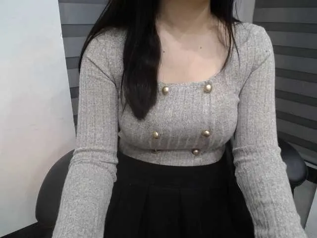 Live sex webcam photo for QueenHot92 #290503454