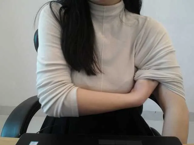 Live sex webcam photo for QueenHot92 #290790798