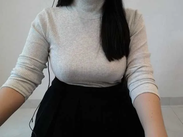 Live sex webcam photo for QueenHot92 #291042186