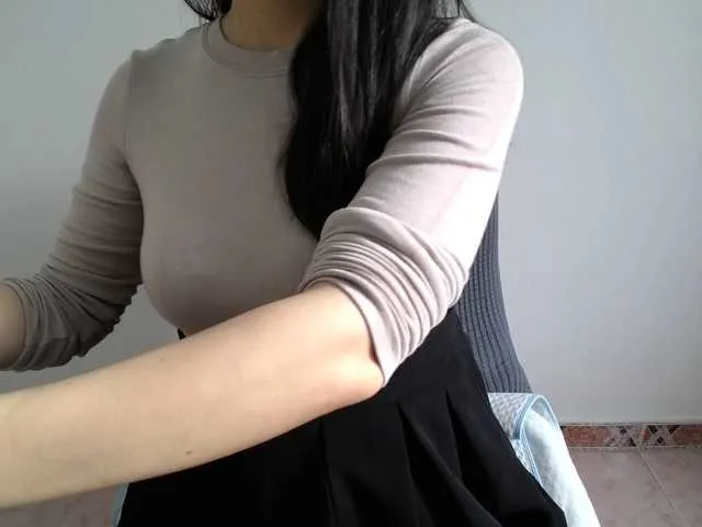 Live sex webcam photo for QueenHot92 #291156224