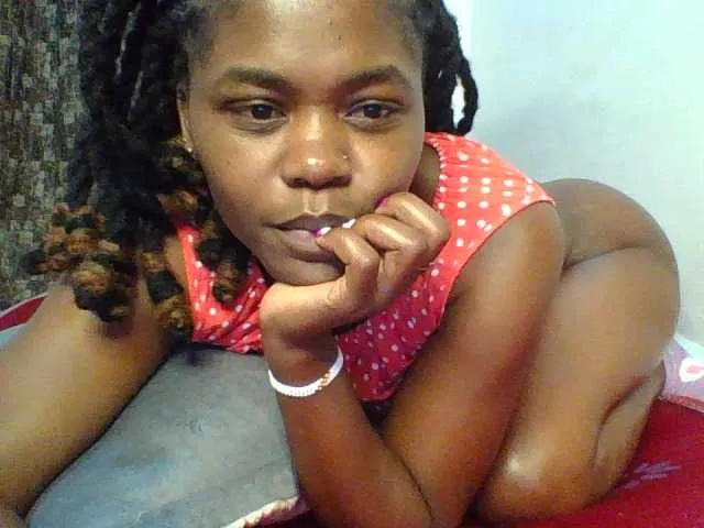 Live sex webcam photo for QueenJacky #290384091