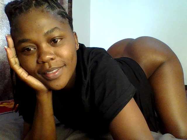 Live sex webcam photo for QueenJacky #290715422