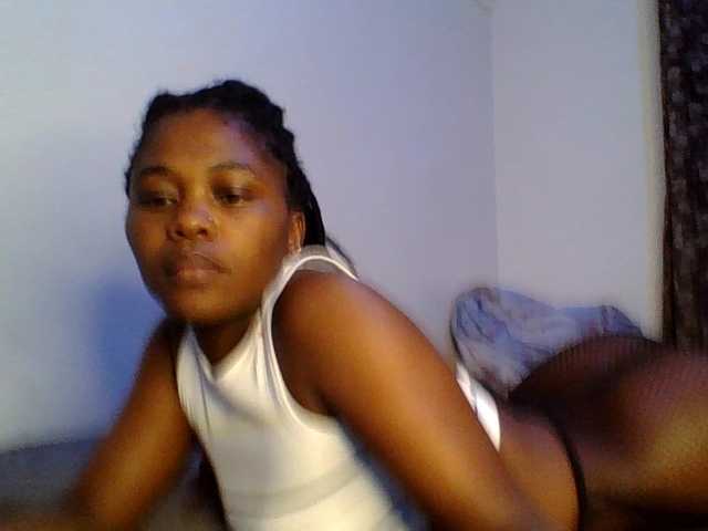 Live sex webcam photo for QueenJacky #290787948