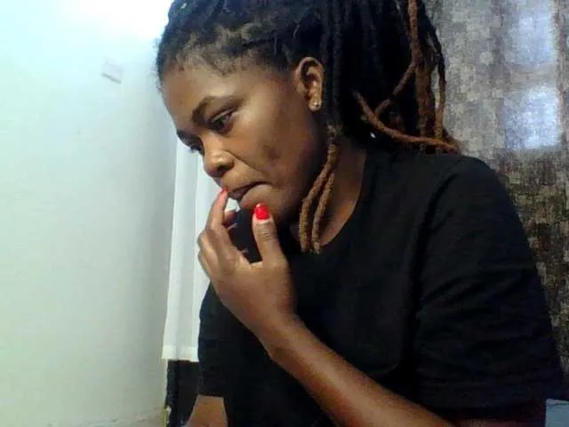 Live sex webcam photo for QueenJacky #290839688