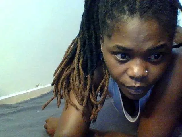 Live sex webcam photo for QueenJacky #290918698