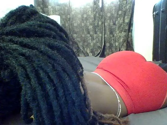 Live sex webcam photo for QueenJacky #291075310