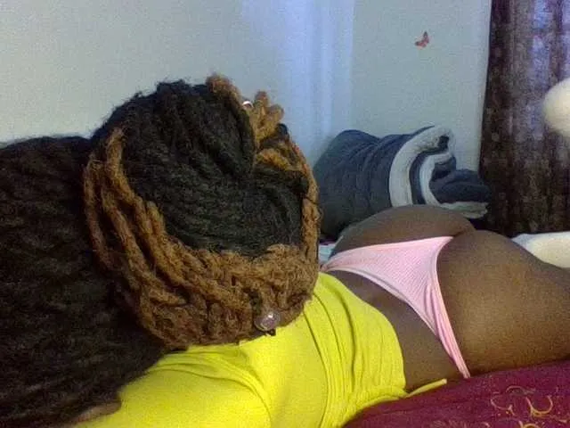 Live sex webcam photo for QueenJacky #292081079