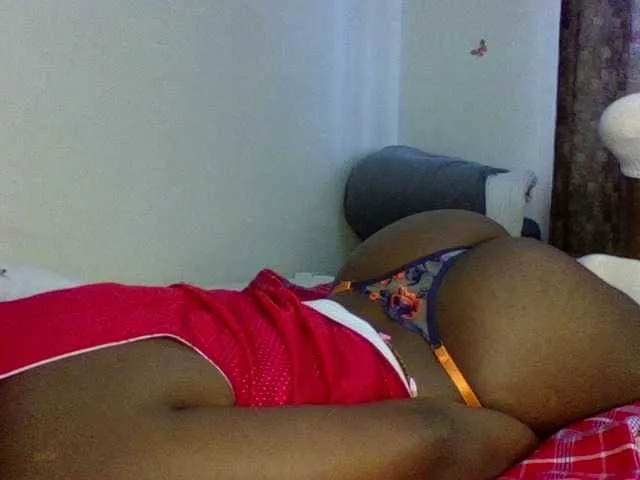 Live sex webcam photo for QueenJacky #292093648