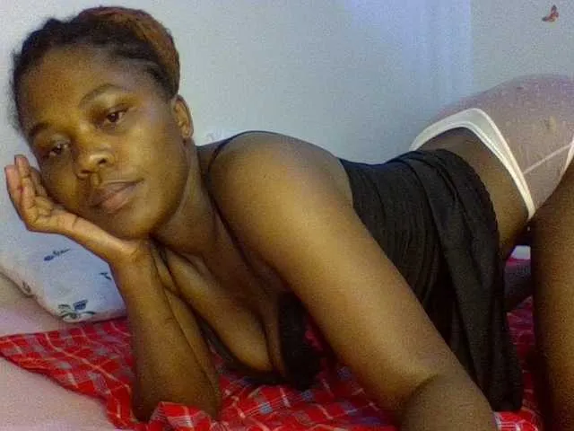 Live sex webcam photo for QueenJacky #292174447