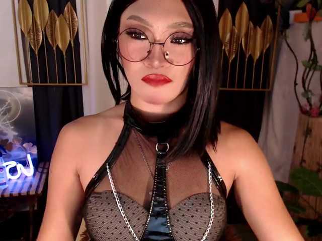 Live sex webcam photo for QueenMajesty #290338685