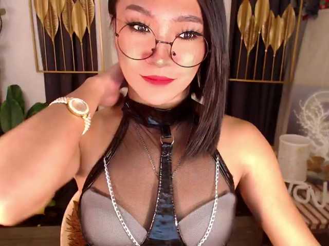 Live sex webcam photo for QueenMajesty #290389723