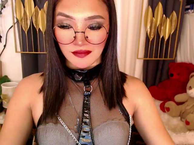 Live sex webcam photo for QueenMajesty #290740953