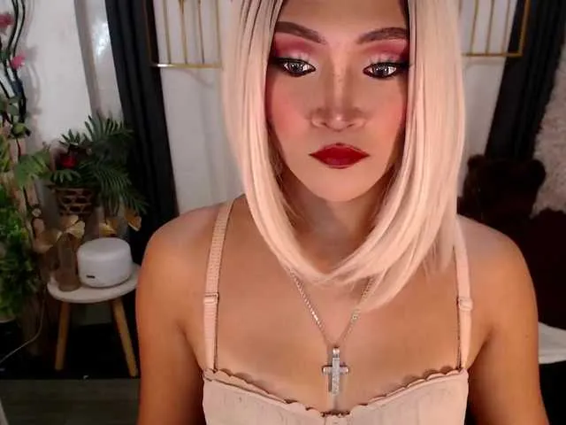 Live sex webcam photo for QueenMajesty #291362190