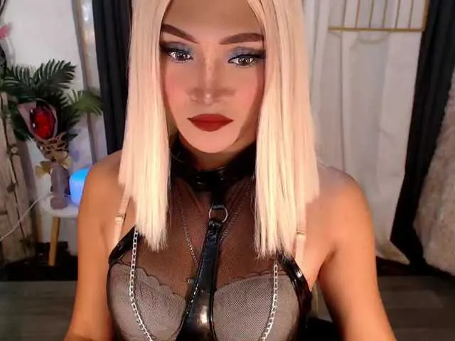 Live sex webcam photo for QueenMajesty #291407964