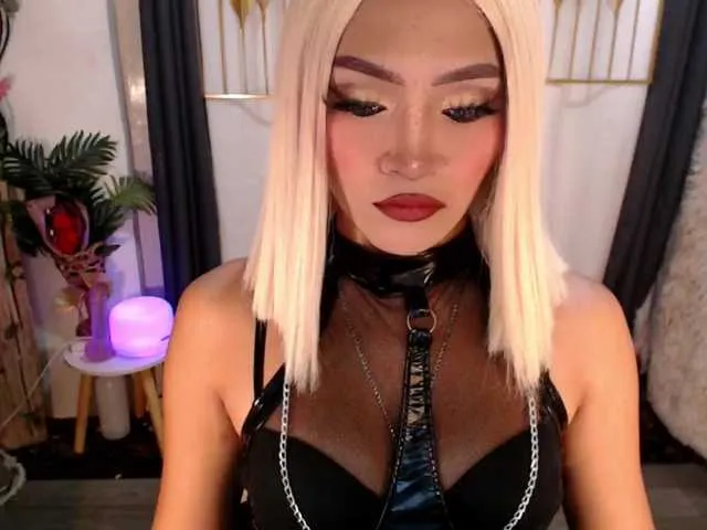 Live sex webcam photo for QueenMajesty #291420975