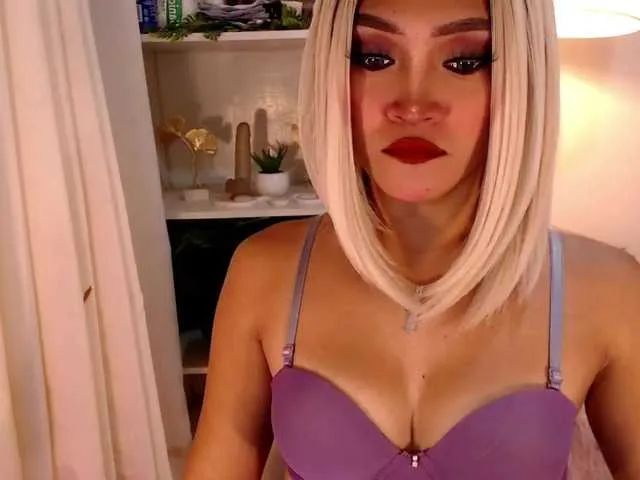 Live sex webcam photo for QueenMajesty #291598564