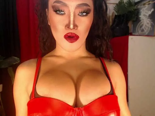 Live sex webcam photo for QueenMajesty #293869410