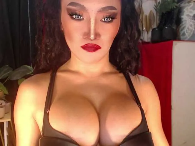 Live sex webcam photo for QueenMajesty #293883939