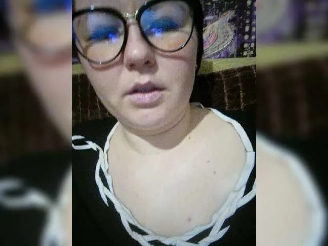 Live sex webcam photo for QueenNight1 #271996140