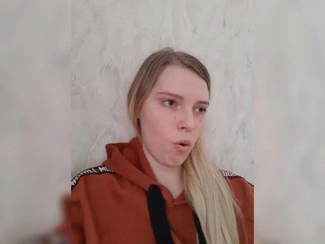 Live sex webcam photo for QueenOfDisast #272776456