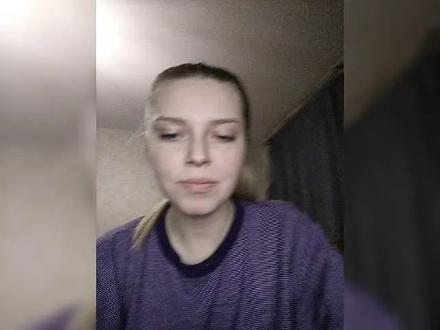 Live sex webcam photo for QueenOfDisast #272791609