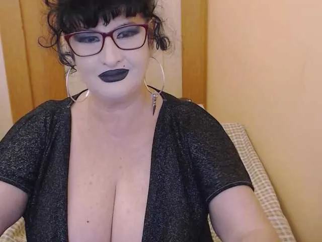 Live sex webcam photo for QueenOfSin #292003076