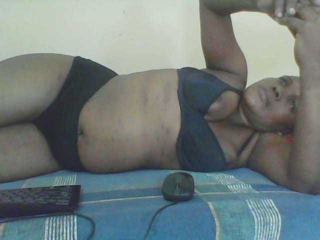 Live sex webcam photo for Queenafrica #277758994