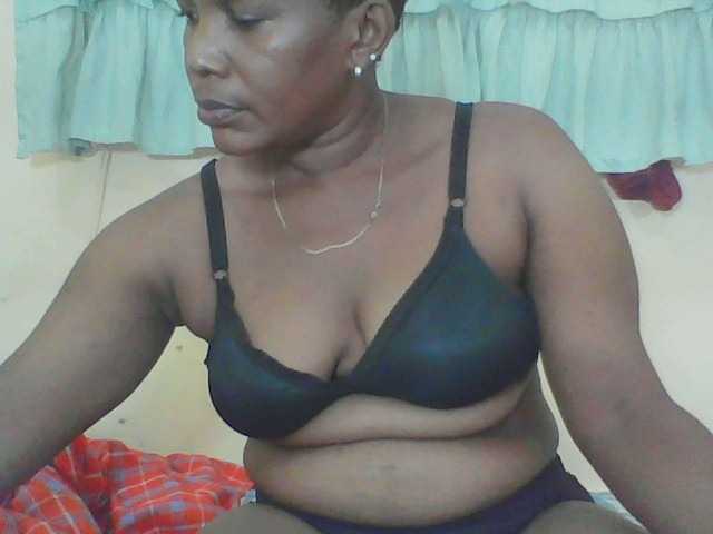Live sex webcam photo for Queenafrica #277783284