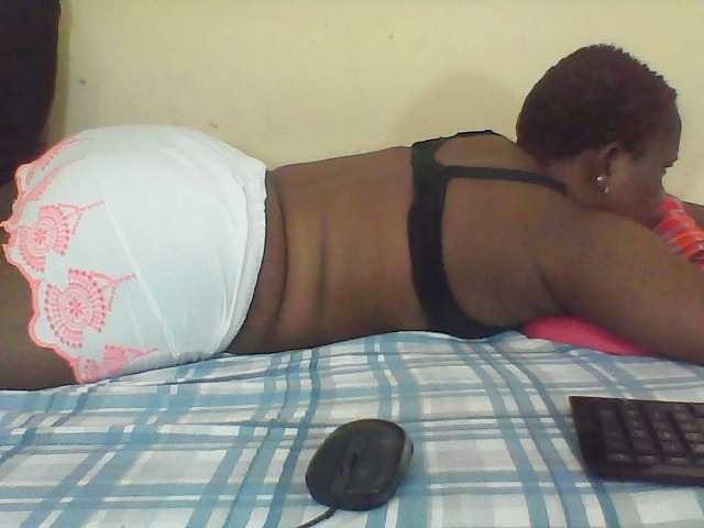 Live sex webcam photo for Queenafrica #277788591