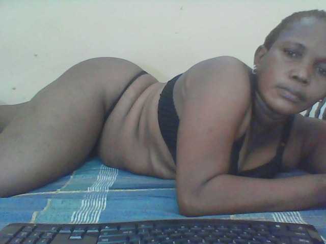 Live sex webcam photo for Queenafrica #277803096