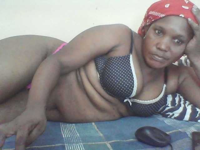 Live sex webcam photo for Queenafrica #277828913