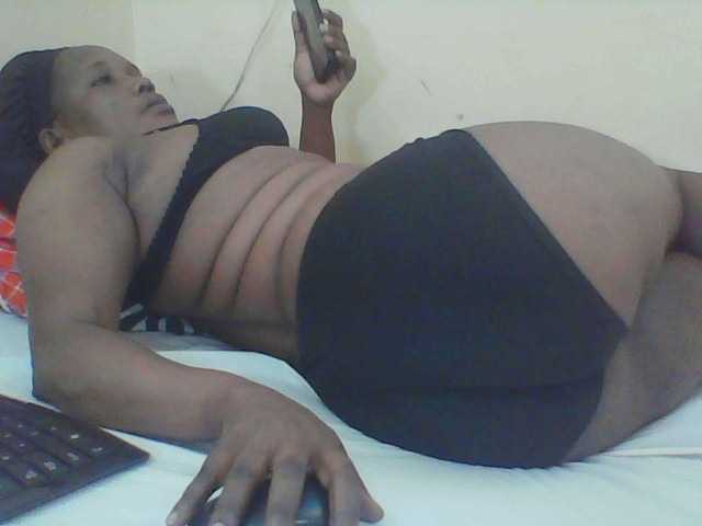 Live sex webcam photo for Queenafrica #277841768