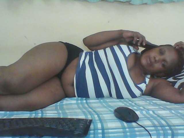 Live sex webcam photo for Queenafrica #277902367