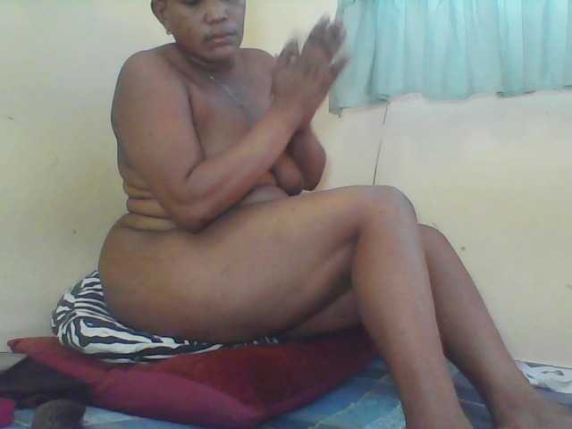 Live sex webcam photo for Queenafrica #277985665