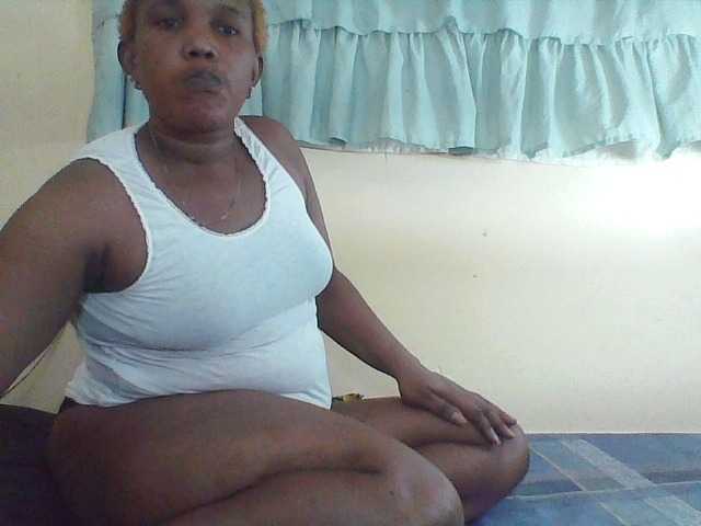 Live sex webcam photo for Queenafrica #278141624