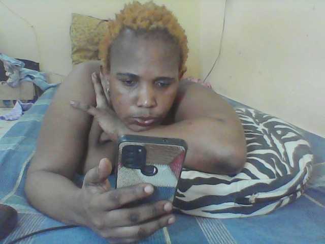 Live sex webcam photo for Queenafrica #278219957