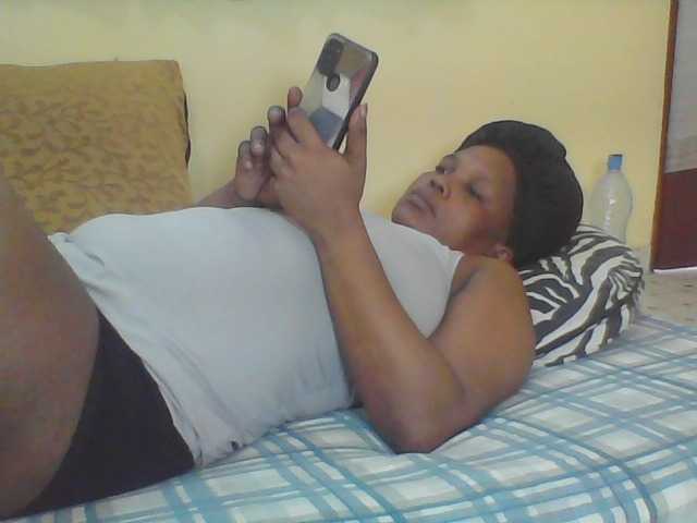 Live sex webcam photo for Queenafrica #278290180