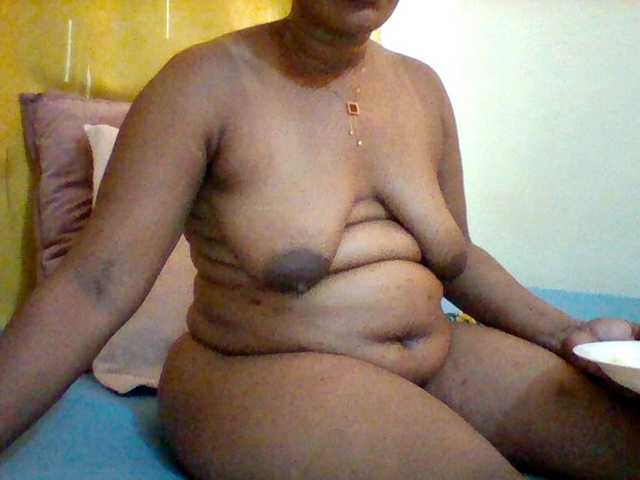 Live sex webcam photo for Queenafrica #290893698