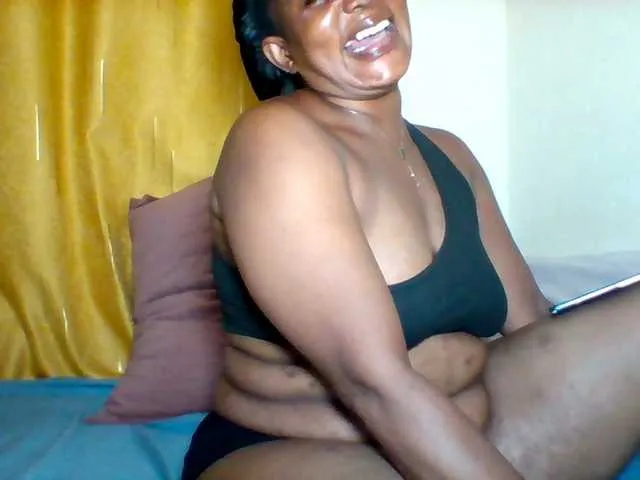 Live sex webcam photo for Queenafrica #291022677