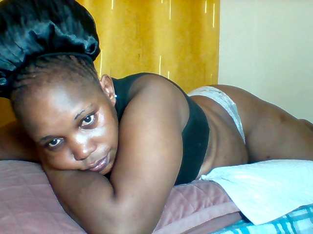 Live sex webcam photo for Queenafrica #291157730