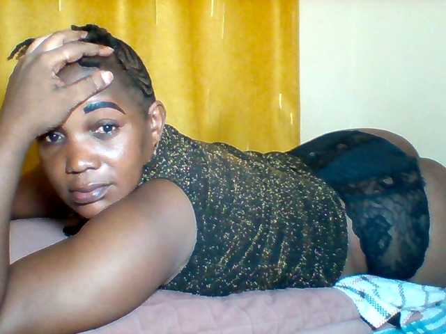 Live sex webcam photo for Queenafrica #291270880