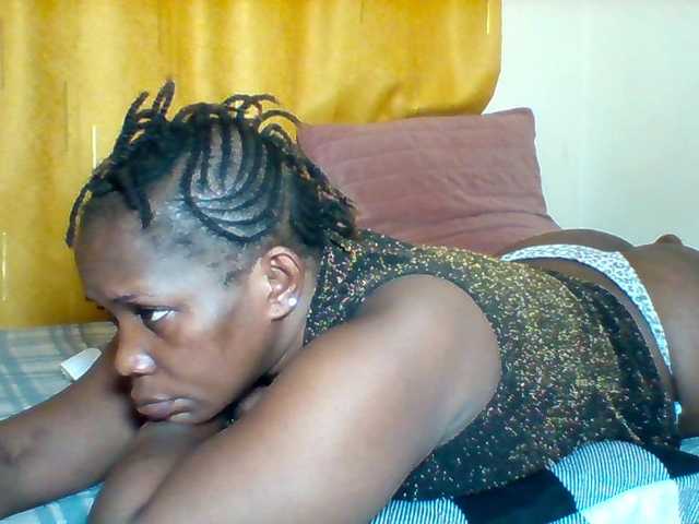 Live sex webcam photo for Queenafrica #291330099