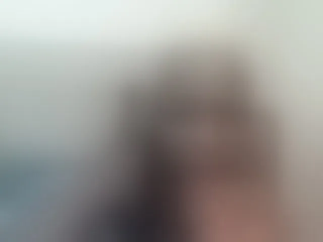 Live sex webcam photo for Queenbee25 #293365074