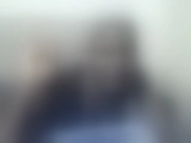 Live sex webcam photo for Queenbee25 #293387491