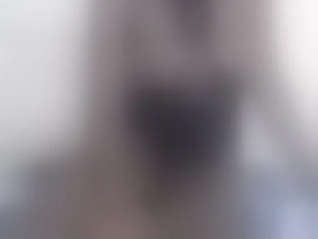 Live sex webcam photo for Queenbee25 #293475876